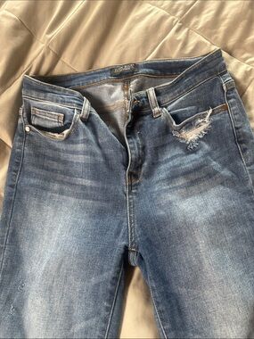 Judy Blue Medium Blue Distressed High-Rise Jeans
